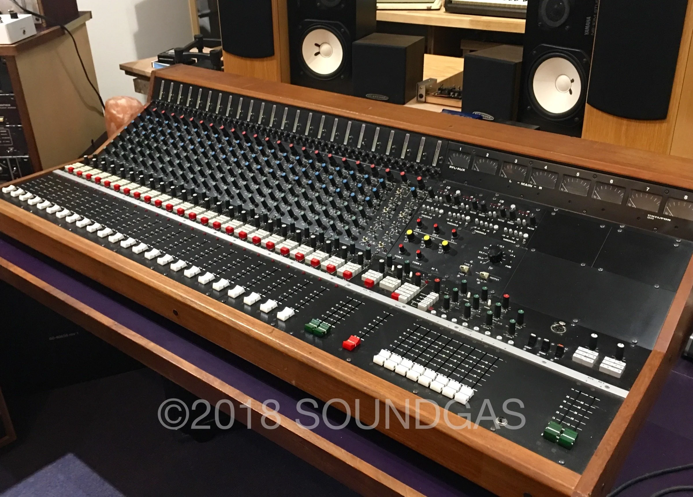 Chilton QM3 - 24-8-2 Mixing console - ex-BBC - Image 4