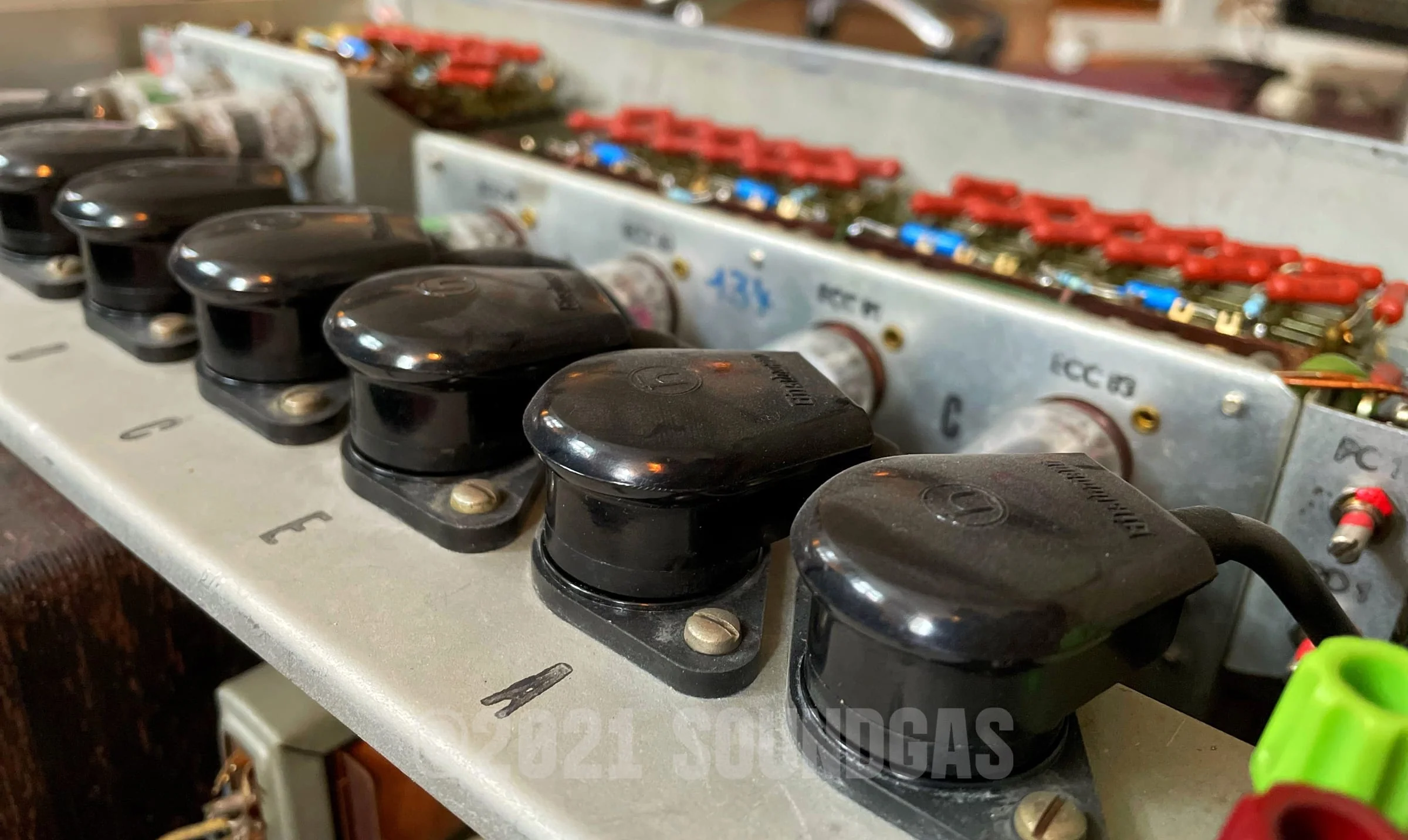Klein & Hummel UE-100 Matched Pair - Image 16