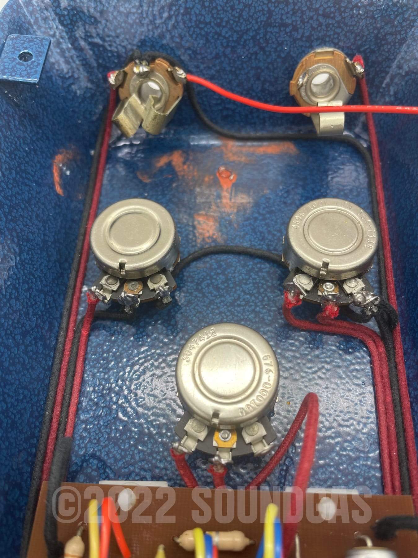 R2R Electric Aged Supa MKII Fuzz 1964 Philips - Image 13