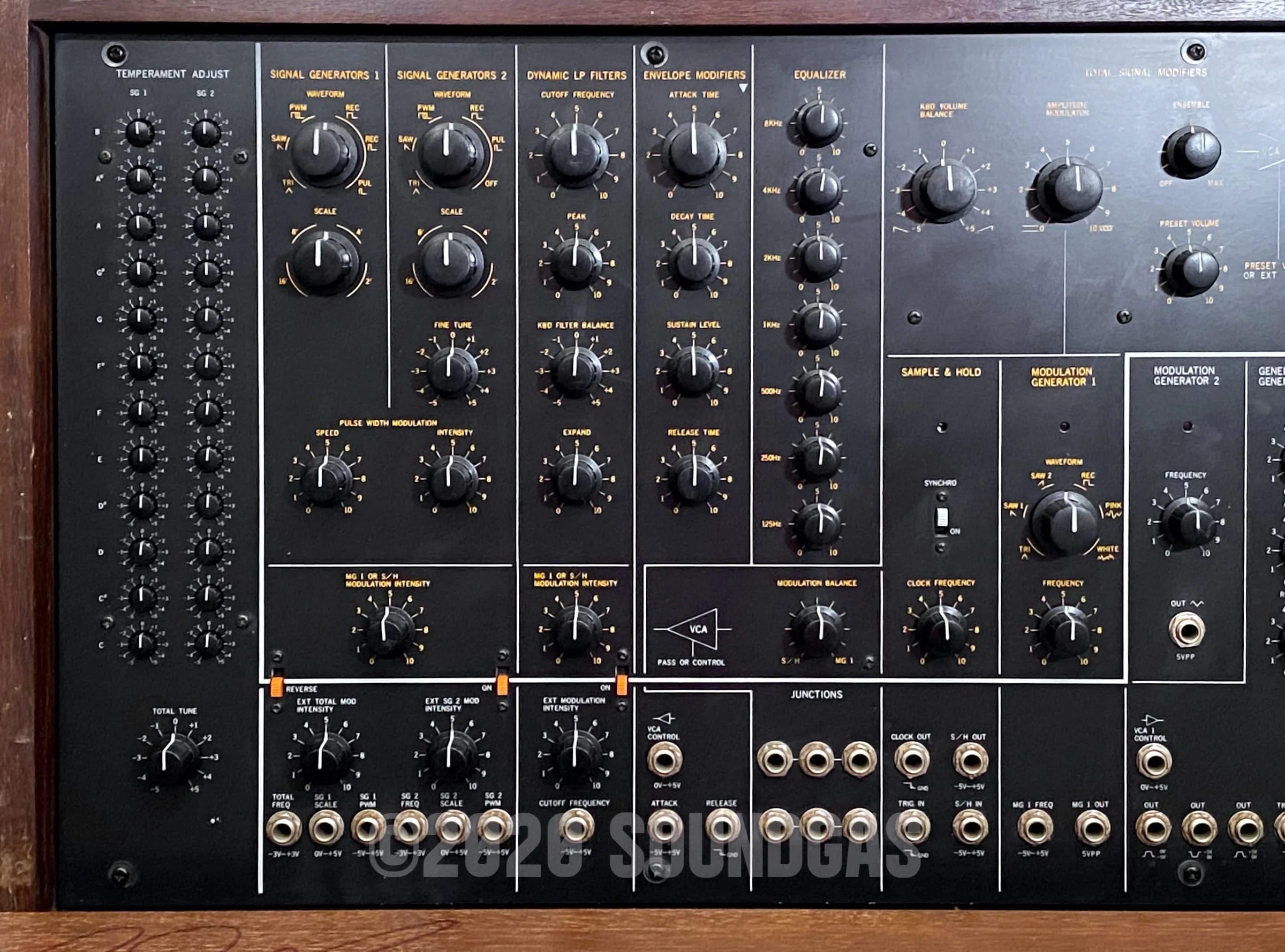 Korg PS-3200 Polyphonic Synthesizer - Image 3