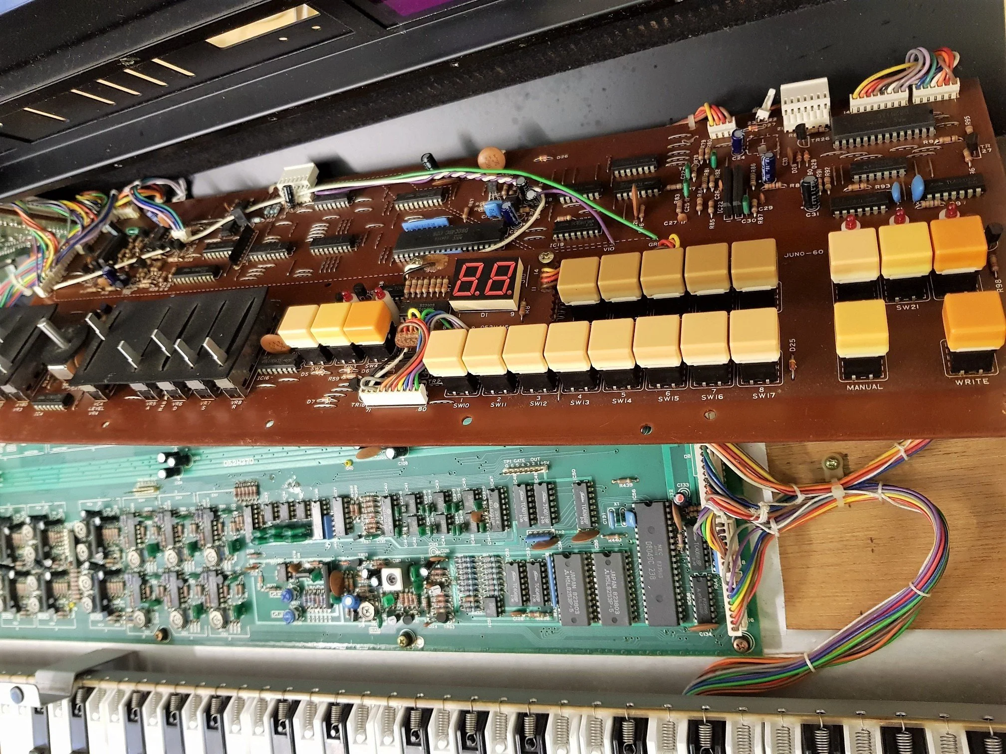 Roland Juno-60 - Near Mint! - Image 16