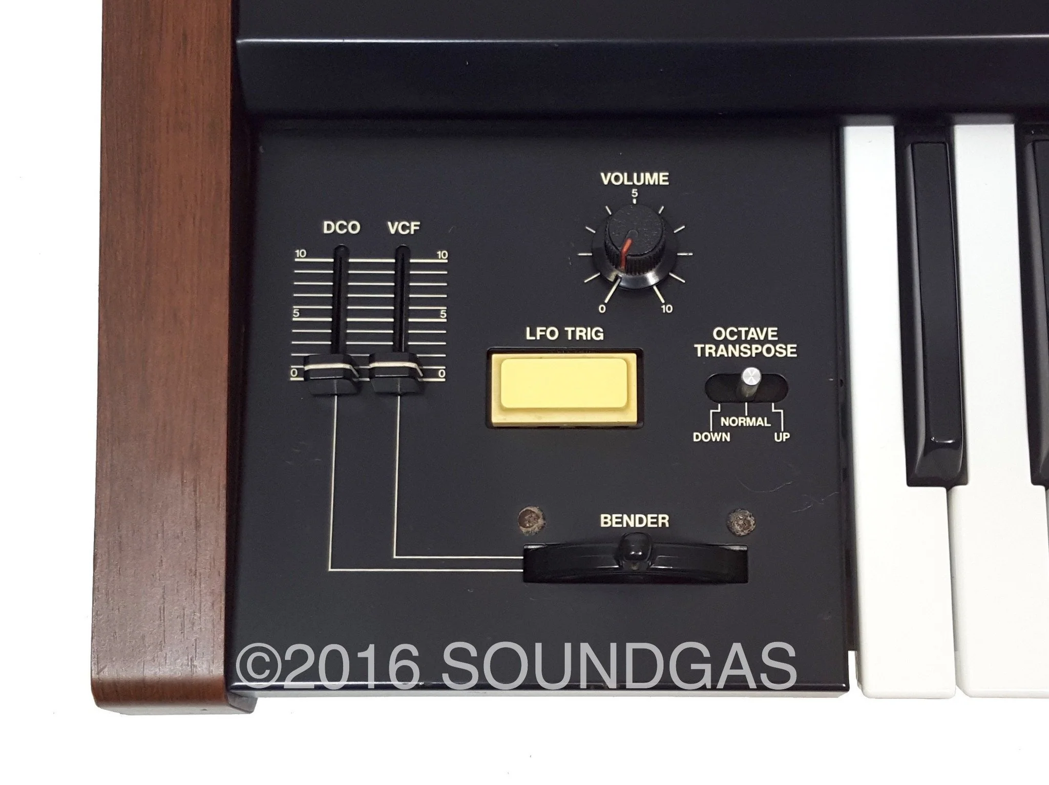 Roland Juno-60 - Image 12