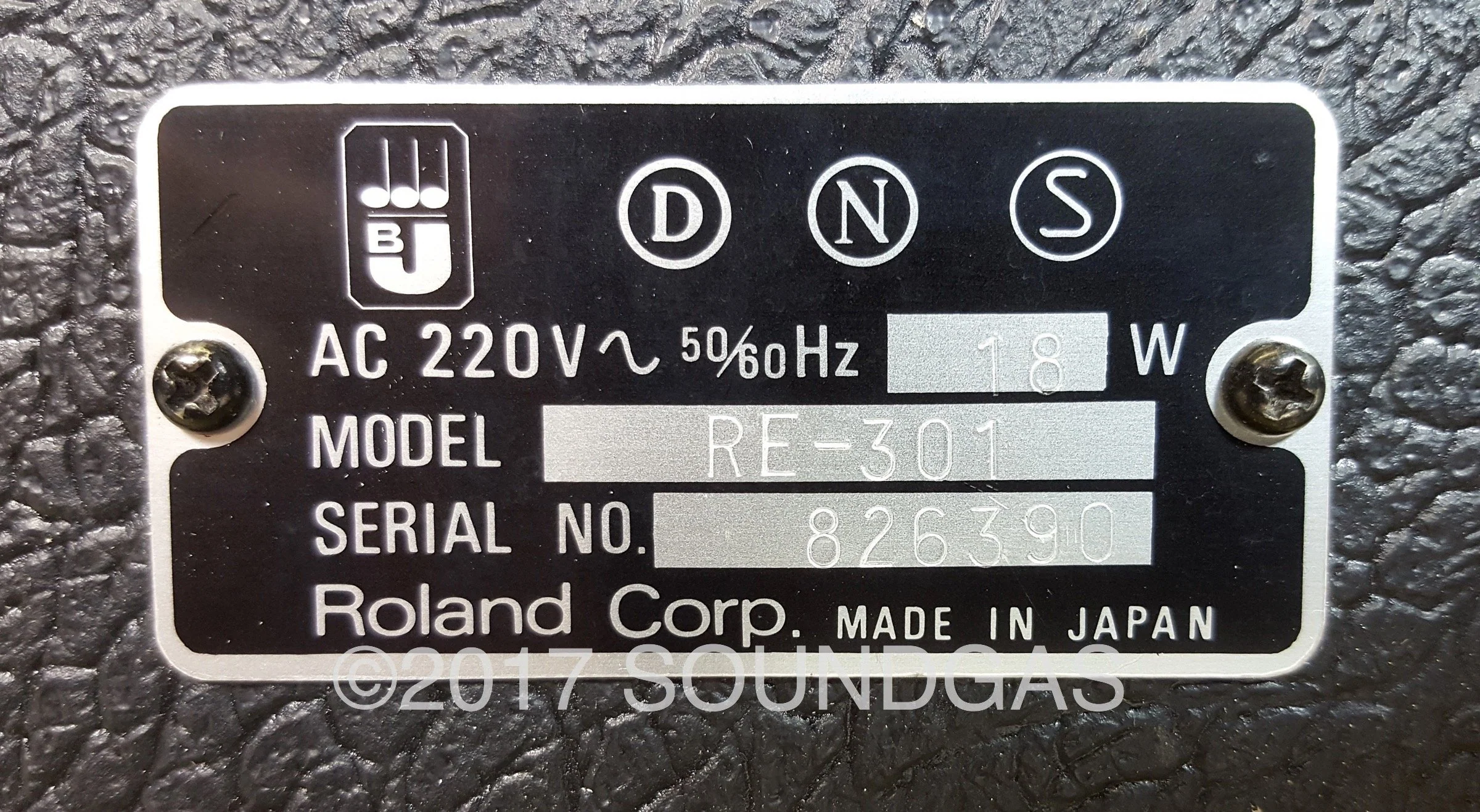 Roland RE-301 Chorus Echo 220/240v - Image 12