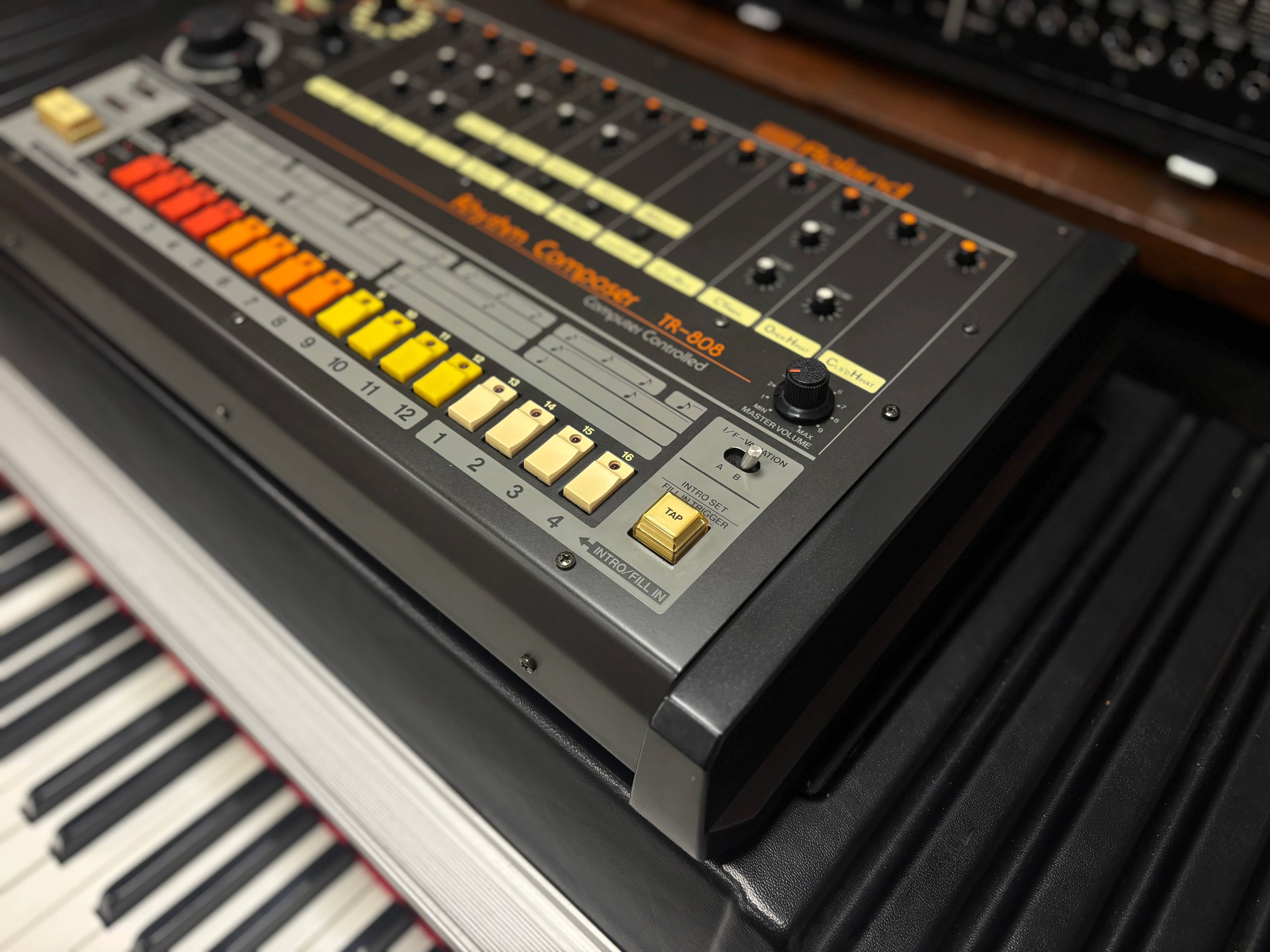 Roland TR-808 Rhythm Composer - near mint SN 311244 - Image 9