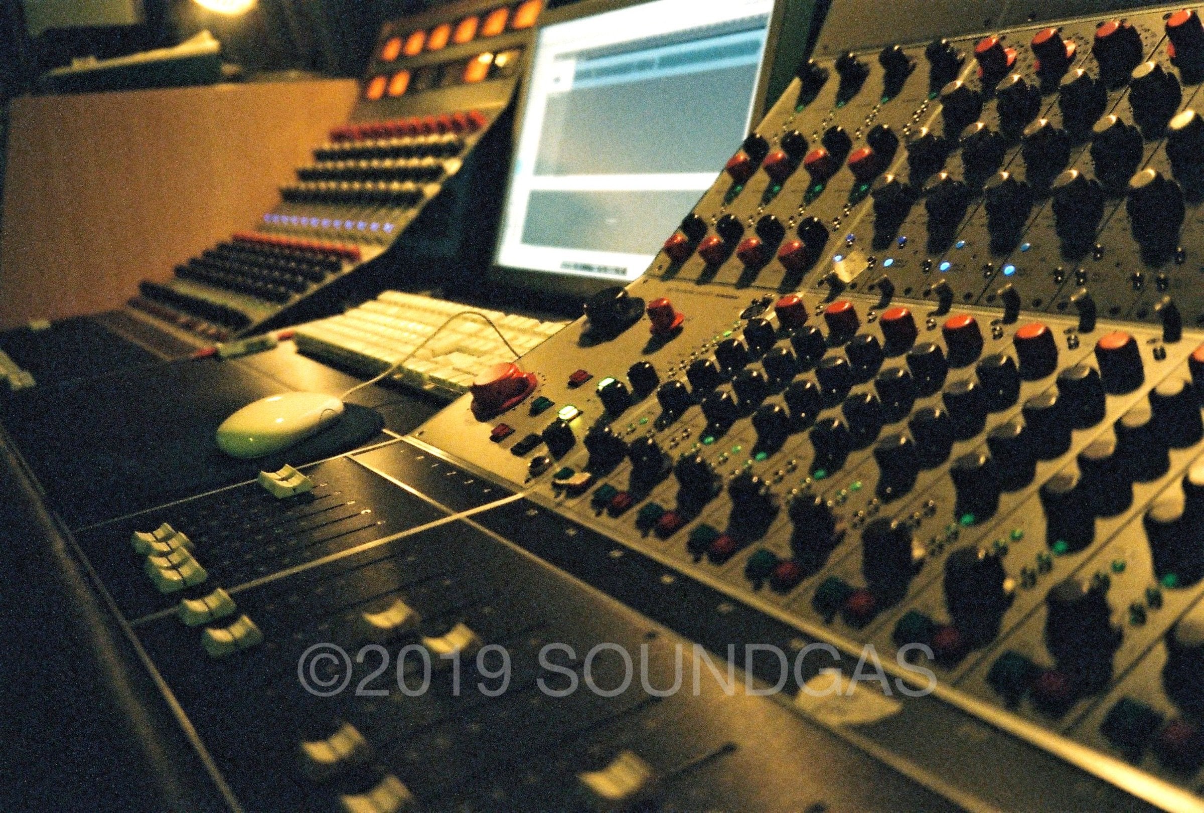 Wunder Audio Wunderbar 24 Channel Console - Image 8
